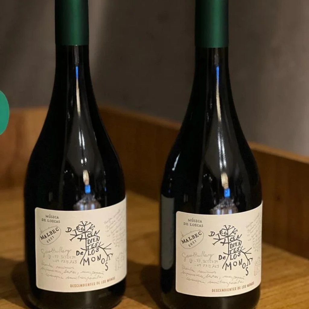 Familia Millán Descendiente de los Monos Música de Loicas Malbec