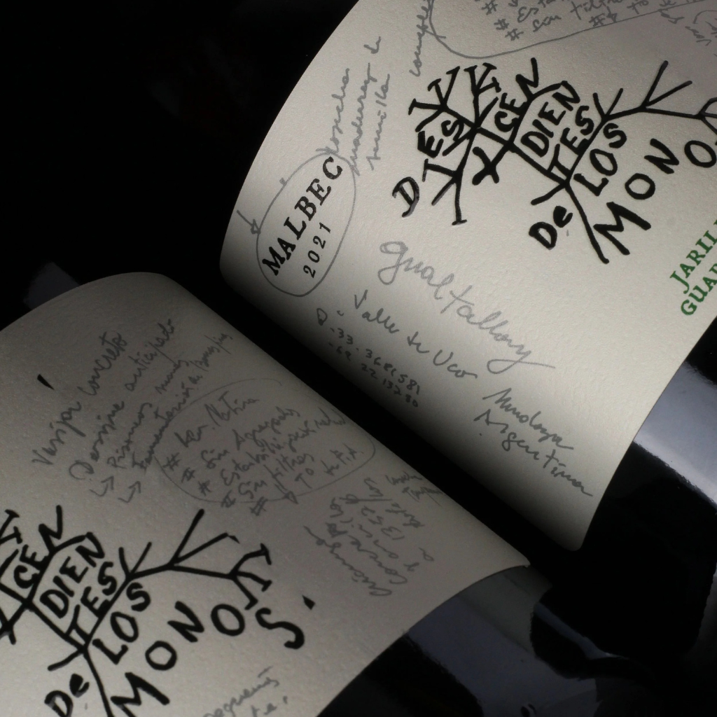 Familia Millán Descendiente de los Monos Música de Loicas Malbec